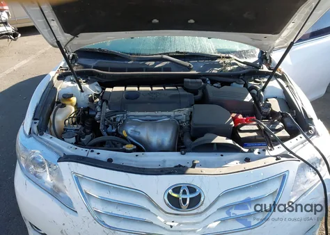 2010 Toyota Camry Xle z USA, uszkodzony, nr VIN 4T1BF3EK1AU570369